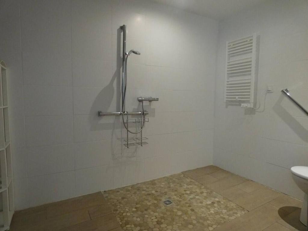 Villa Pierre Blanche Le Calme A 5Mn Du Centre Ville Nîmes Eksteriør billede