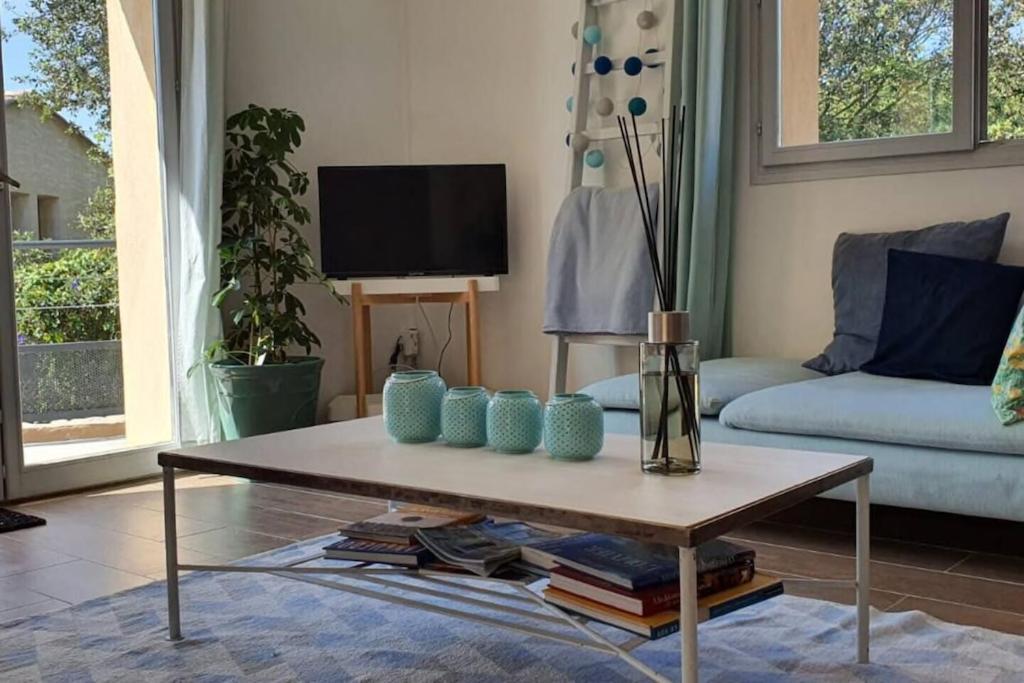 Villa Pierre Blanche Le Calme A 5Mn Du Centre Ville Nîmes Eksteriør billede
