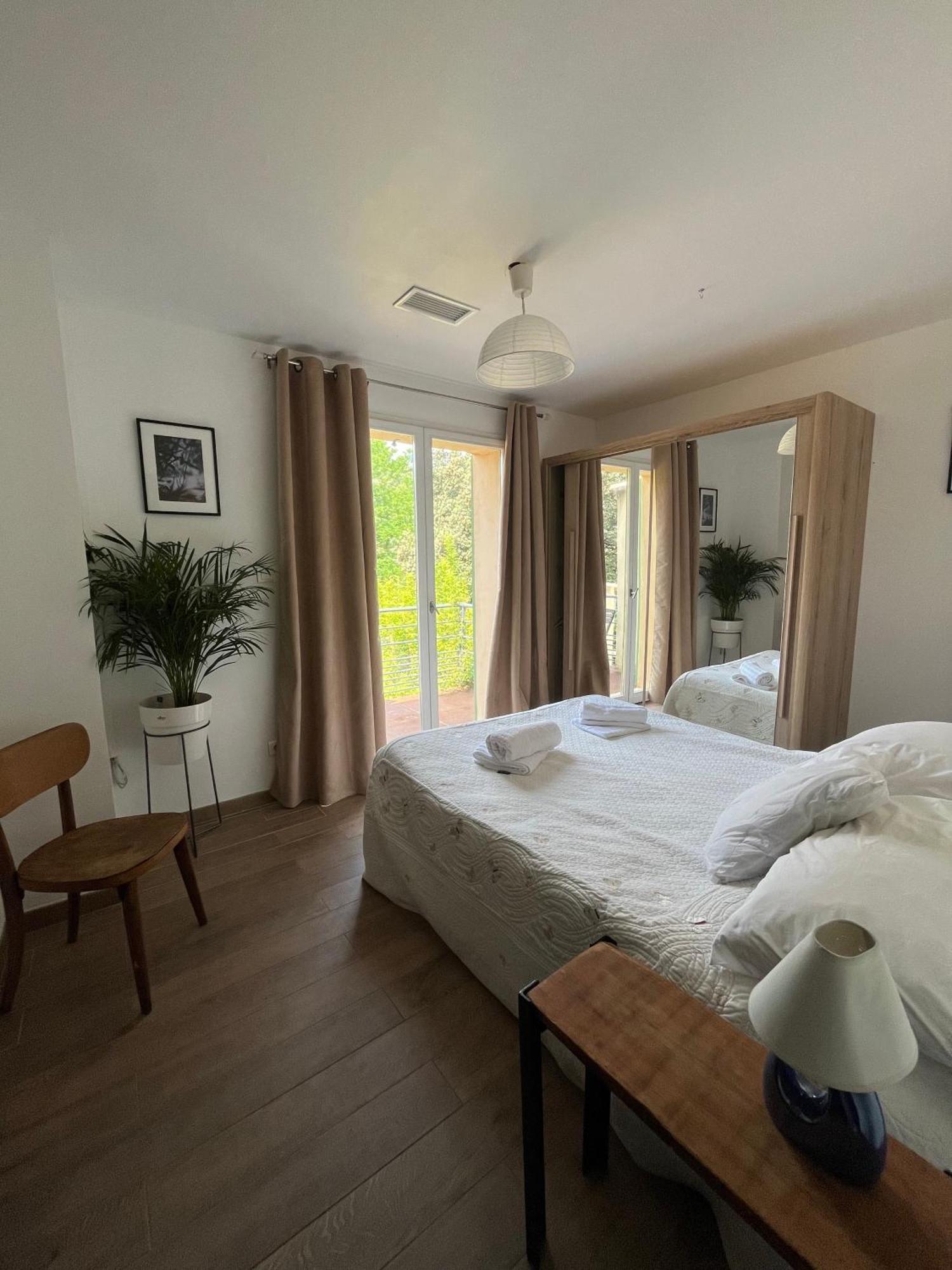 Villa Pierre Blanche Le Calme A 5Mn Du Centre Ville Nîmes Eksteriør billede